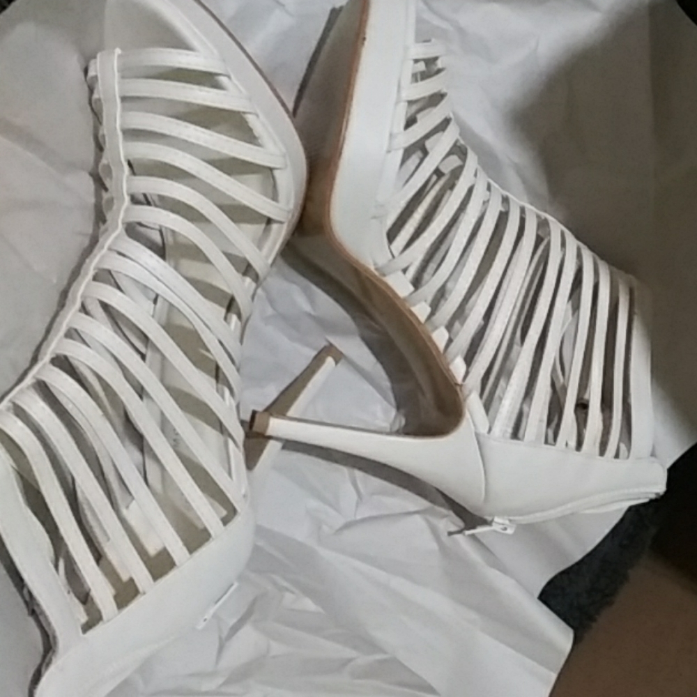 Shoes - Picture 4 of 5